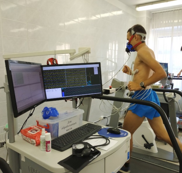 Спортсмен-бегун открыл начало второго сезона проекта One Week – One Challenge